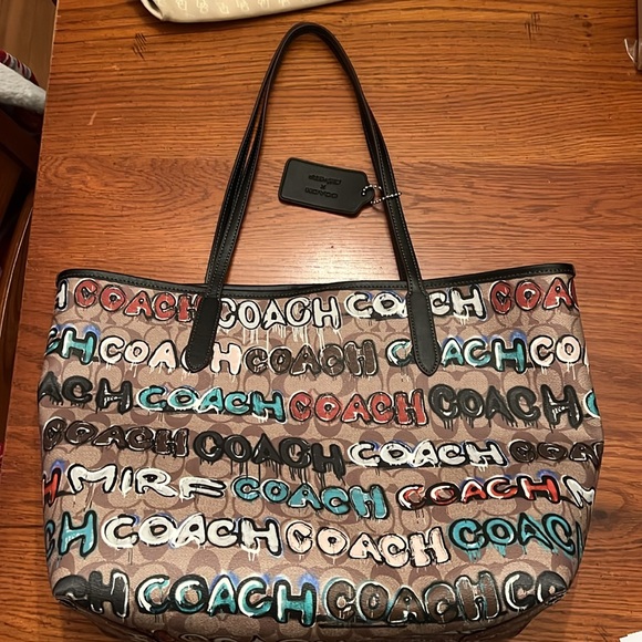 ✨NWT✨ Coach X Mint + Serf Graffiti City Tote with Matching Zip Around Wallet - Picture 2 of 8